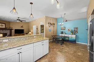 8300 N Firethorn Ave, Tucson, AZ 85741 - Photo 12