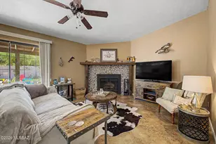 8300 N Firethorn Ave, Tucson, AZ 85741 - Photo 8