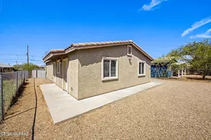 907 E 32nd St, Tucson, AZ 85713 - Photo 2