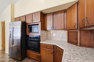 8690 N Maya Ct, Tucson, AZ 85742 - Photo 16