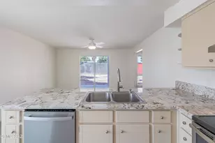 2434 S Palm Springs Dr, Tucson, AZ 85710 - Photo 10