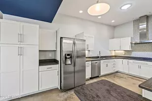 381 S 3rd Ave, Tucson, AZ 85701 - Photo 6