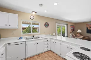 1641 N Pacana Way, Green Valley, AZ 85614 - Photo 14