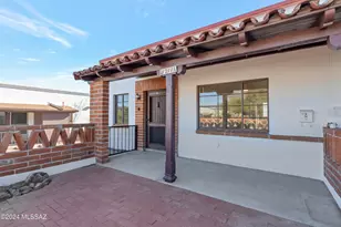 211 W Camino Alameda, Green Valley, AZ 85614 - Photo 2