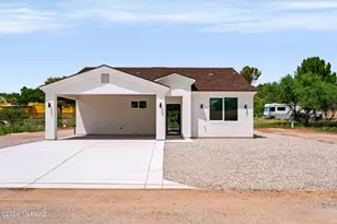 422 Curry St, Rio Rico, AZ 85648 - Photo 2