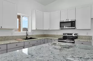 879 Lisboa Ct, Rio Rico, AZ 85648 - Photo 6