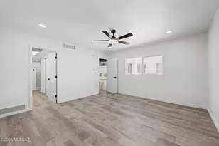 8546 E Pine Valley Dr, Tucson, AZ 85710 - Photo 20