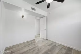 8546 E Pine Valley Dr, Tucson, AZ 85710 - Photo 26