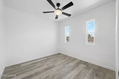 8546 E Pine Valley Drive, Tucson, AZ 85710 - Photo 28