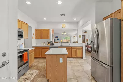 9676 N Deimos Drive, Tucson, AZ 85743 - Photo 6