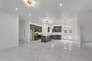 935 W Mariopsa Hills Dr, Nogales, AZ 85621 - Photo 8