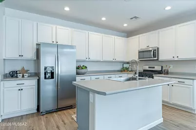 579 W Camino Sorpresa, Sahuarita, AZ 85629 - Photo 8
