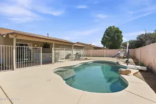 10126 E Rainbow Meadow Dr, Tucson, AZ 85747 - Photo 1