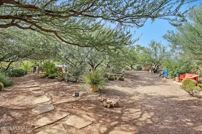 989 S La Pera, Green Valley, AZ 85614 - Photo 16