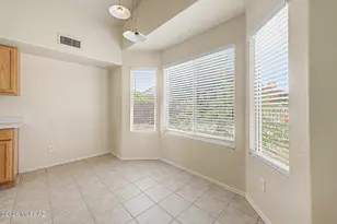 10136 E Axe Handle Ct, Tucson, AZ 85748 - Photo 12