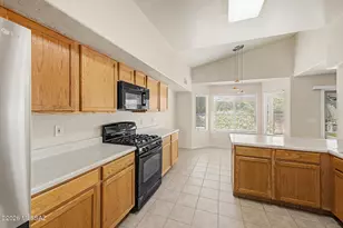 10136 E Axe Handle Ct, Tucson, AZ 85748 - Photo 10