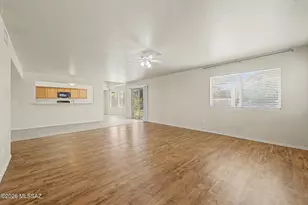 10136 E Axe Handle Ct, Tucson, AZ 85748 - Photo 8