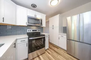 7957 E 19th Pl, Tucson, AZ 85710 - Photo 6