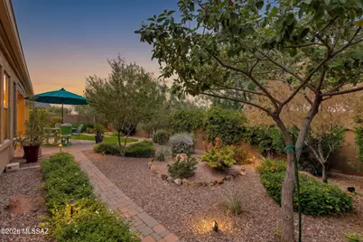 10003 N Fulbrook Way, Marana, AZ 85653 - Photo 2