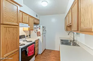 441 W Yucca Ct, Tucson, AZ 85704 - Photo 2