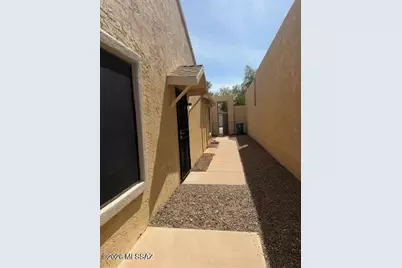 7256 S Haskins Drive, Tucson, AZ 85746 - Photo 8