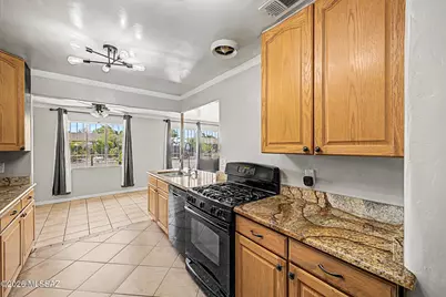 725 E McMillan Drive, Tucson, AZ 85719 - Photo 10