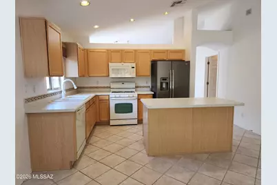 8340 N Austin Nikolas Court, Tucson, AZ 85704 - Photo 6