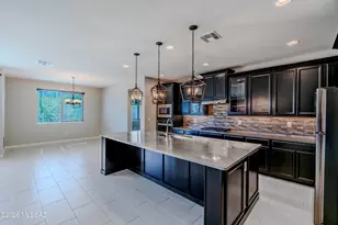11777 N Silverscape Dr, Tucson, AZ 85737 - Photo 14