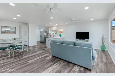 210 W Matterhorn Street, Tucson, AZ 85737 - Photo 8
