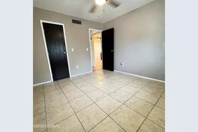 9420 E Speedway Boulevard #9, Tucson, AZ 85710 - Photo 6