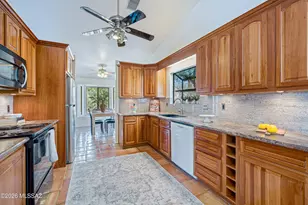 9801 E Prospect Ln, Tucson, AZ 85749 - Photo 8