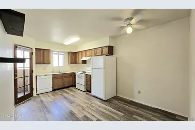 3690 N Country Club Road #1038, Tucson, AZ 85716 - Photo 6