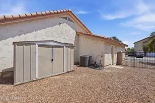 8201 N Tammeron Ct, Tucson, AZ 85741 - Photo 32