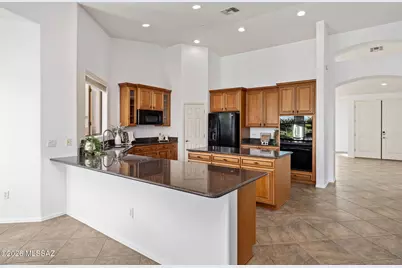 12488 N Paseo Penuela, Marana, AZ 85658 - Photo 10