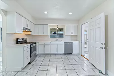 812 N Douglas Avenue, Willcox, AZ 85643 - Photo 8