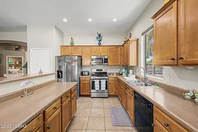 12589 N Stone Ring Drive, Marana, AZ 85653 - Photo 10