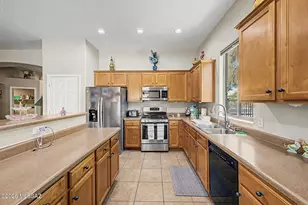 12589 N Stone Ring Dr, Marana, AZ 85653 - Photo 10