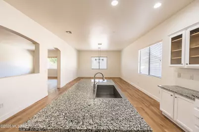 6517 W Castle Pines Way, Tucson, AZ 85757 - Photo 8
