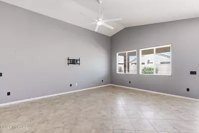 11076 W Fountain View Drive, Marana, AZ 85653 - Photo 12