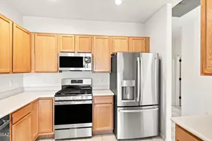 8005 N Iron Ridge Dr, Tucson, AZ 85743 - Photo 10