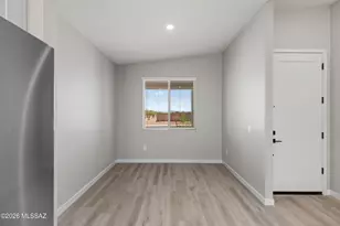 7818 S Wild Prairie Dr, Tucson, AZ 85757 - Photo 2