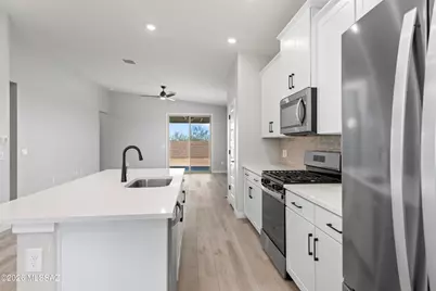 7818 S Wild Prairie Drive, Tucson, AZ 85757 - Photo 6