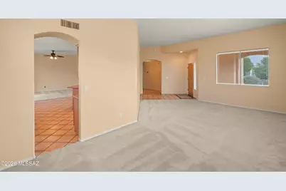 11697 N Quandry Drive, Tucson, AZ 85737 - Photo 8