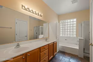 11697 N Quandry Dr, Tucson, AZ 85737 - Photo 32