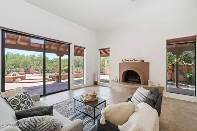 2041 W VÃ­a Del Picamaderos, Green Valley, AZ 85622 - Photo 6