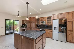 2041 W VÃ­a Del Picamaderos, Green Valley, AZ 85622 - Photo 14