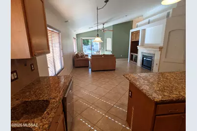 2414 E Skipping Rock Way, Oro Valley, AZ 85737 - Photo 10