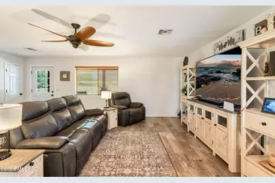 9009 S Oakridge Drive, Hereford, AZ 85615 - Photo 16