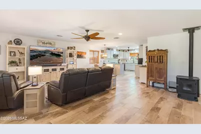 9009 S Oakridge Drive, Hereford, AZ 85615 - Photo 14