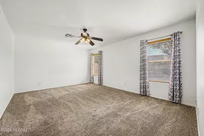 8261 N Stonehill Drive, Tucson, AZ 85743 - Photo 18